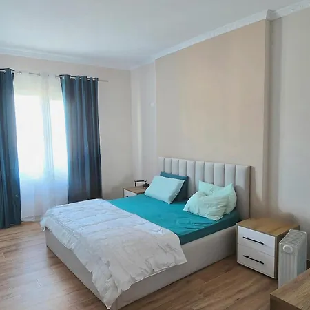 Dragos Nest Center Apartmán *